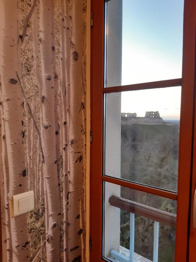 Chambres D'Hotes Sur La Courtine De Coucy المظهر الخارجي الصورة